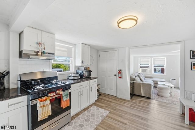 60 Westervelt Pl, Lodi Boro, NJ 07644