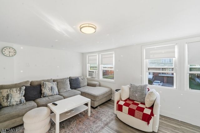 60 Westervelt Pl, Lodi Boro, NJ 07644