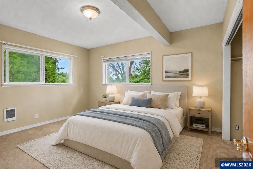 Image 10 of property listing at 433 Ash St, Dayton, OR 97114