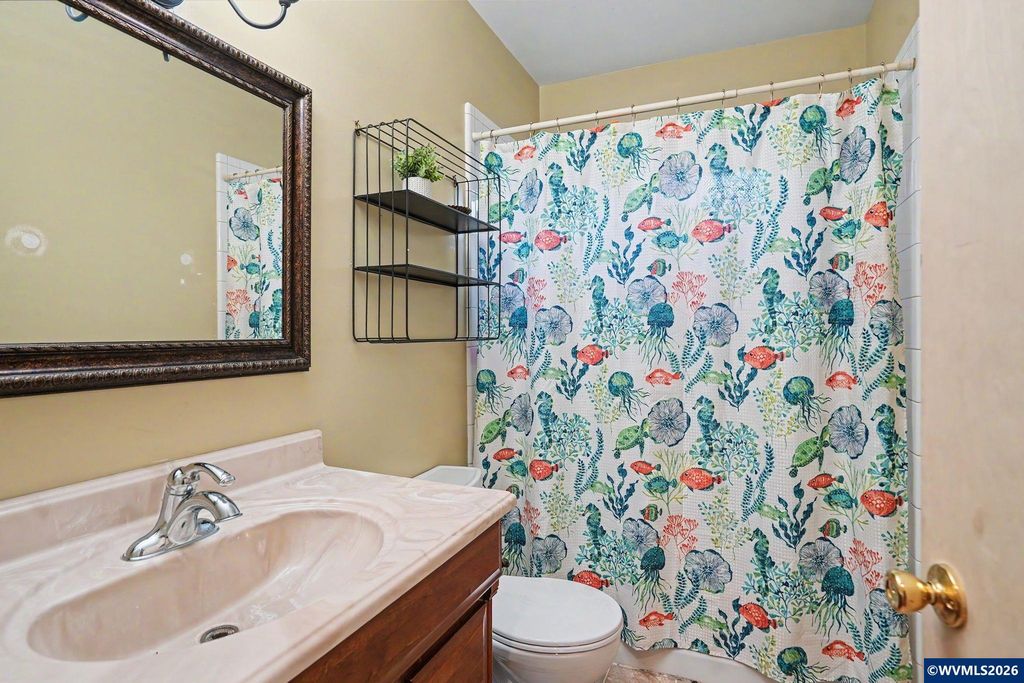 Image 12 of property listing at 433 Ash St, Dayton, OR 97114
