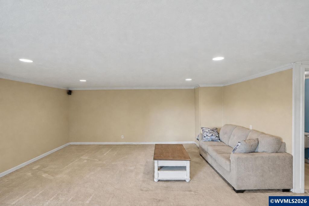 Image 19 of property listing at 433 Ash St, Dayton, OR 97114