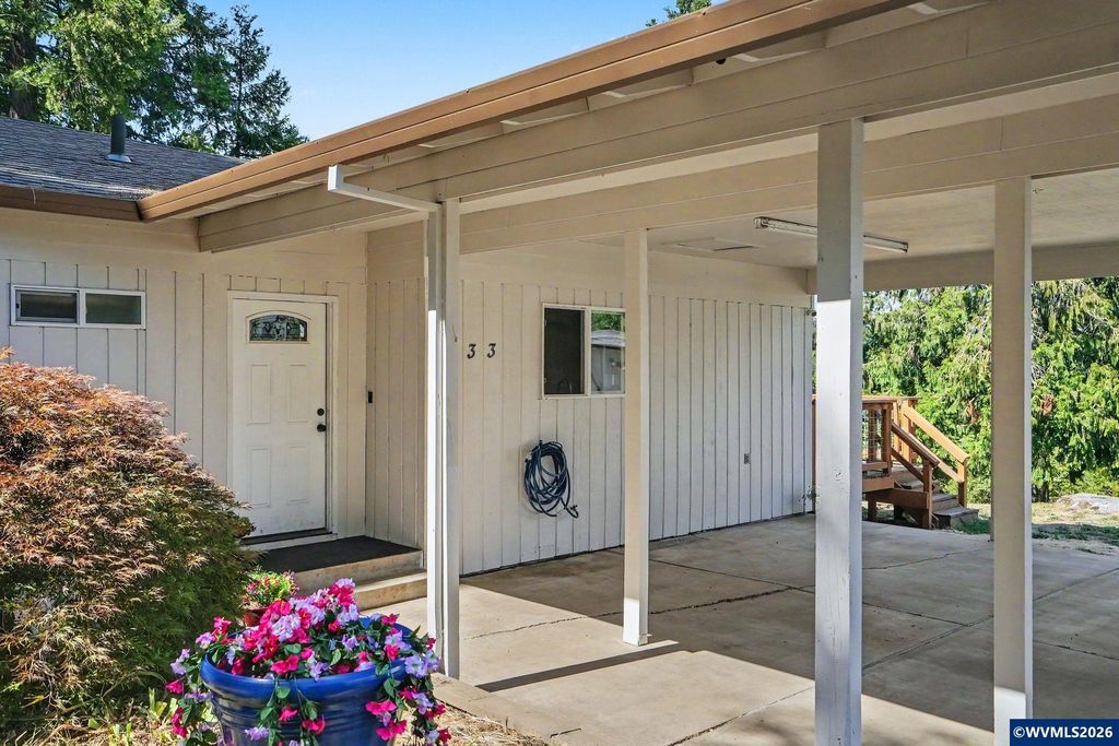 Image 2 of property listing at 433 Ash St, Dayton, OR 97114