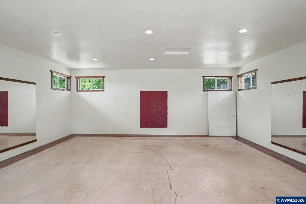 Image 25 of property listing at 433 Ash St, Dayton, OR 97114