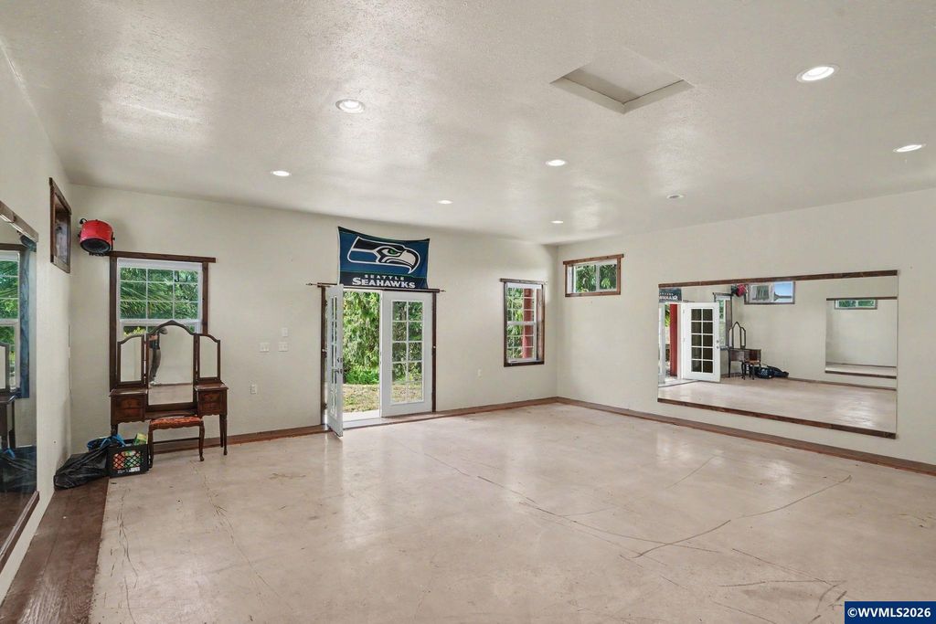 Image 26 of property listing at 433 Ash St, Dayton, OR 97114
