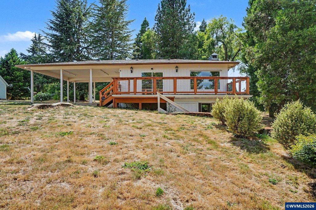Image 27 of property listing at 433 Ash St, Dayton, OR 97114