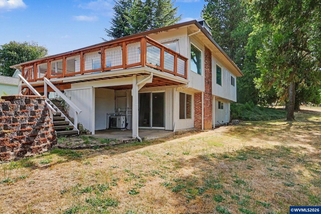 Image 28 of property listing at 433 Ash St, Dayton, OR 97114