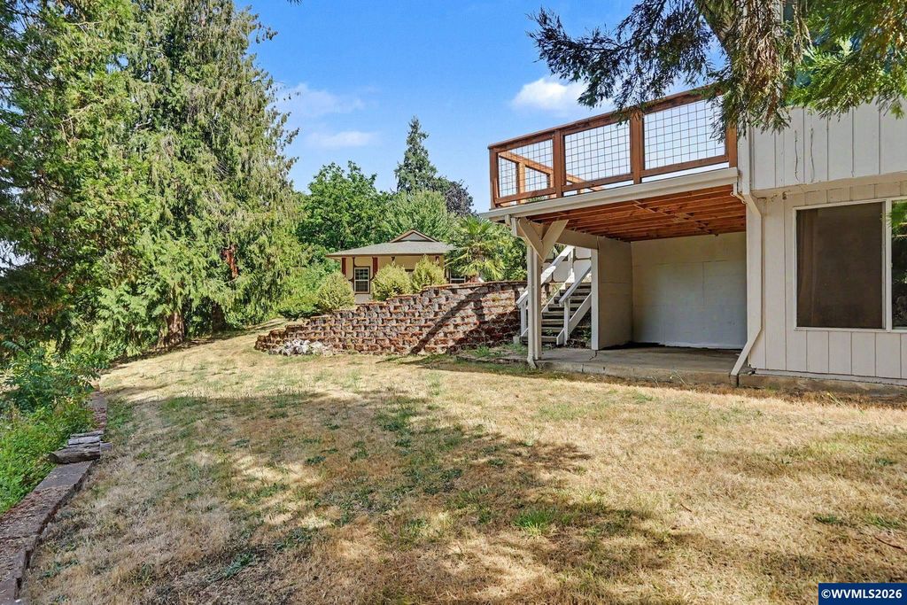 Image 29 of property listing at 433 Ash St, Dayton, OR 97114