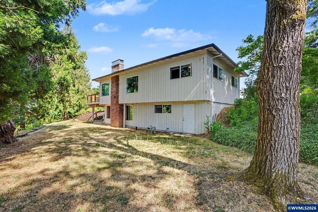 Image 33 of property listing at 433 Ash St, Dayton, OR 97114