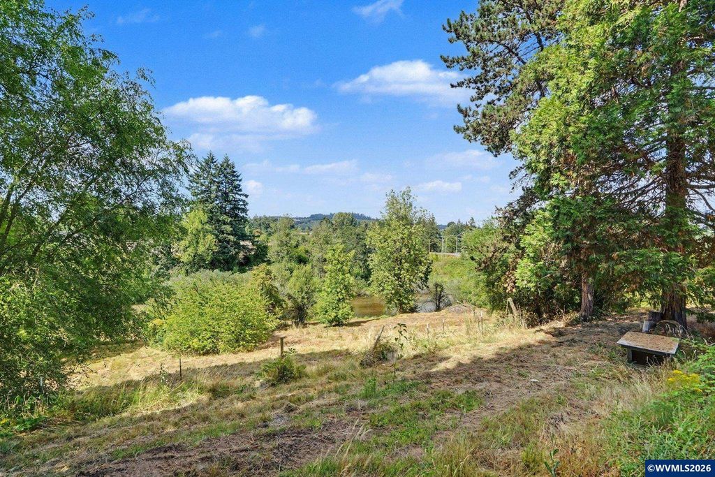 Image 34 of property listing at 433 Ash St, Dayton, OR 97114