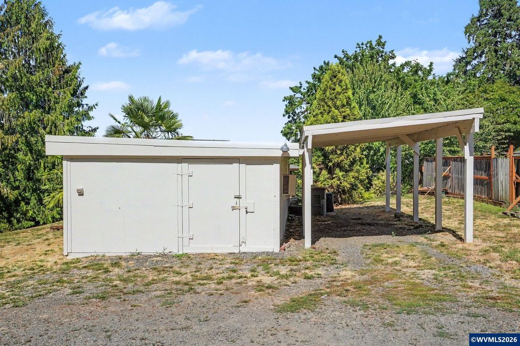 Image 37 of property listing at 433 Ash St, Dayton, OR 97114
