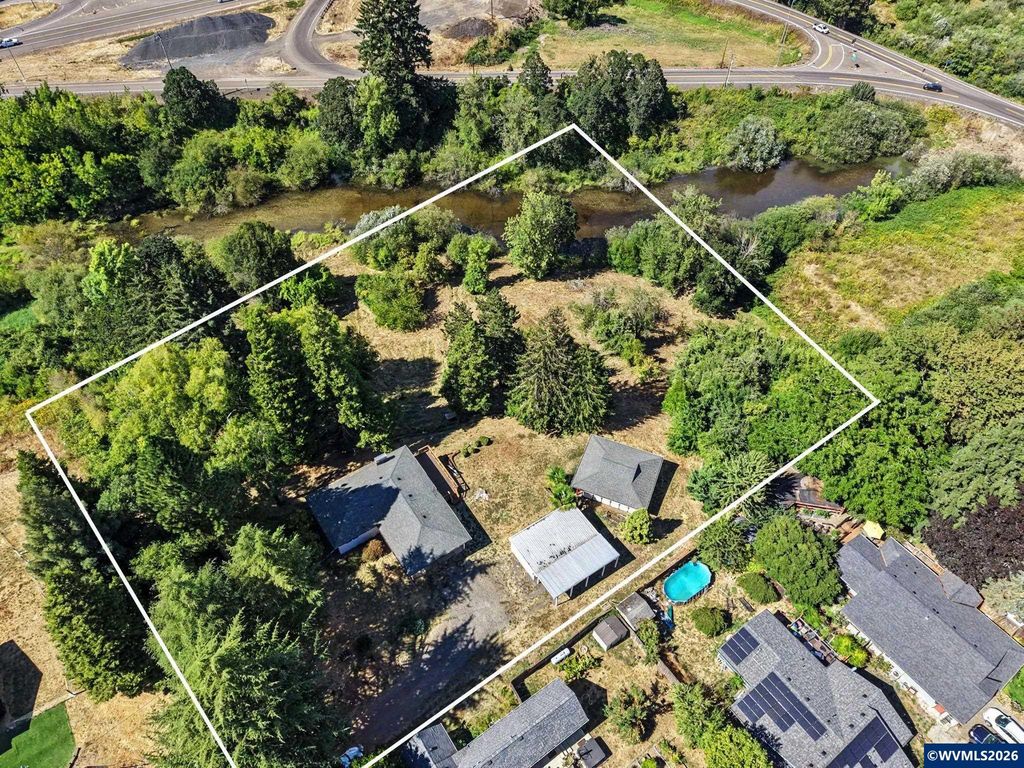 Image 39 of property listing at 433 Ash St, Dayton, OR 97114