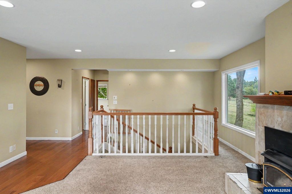 Image 4 of property listing at 433 Ash St, Dayton, OR 97114