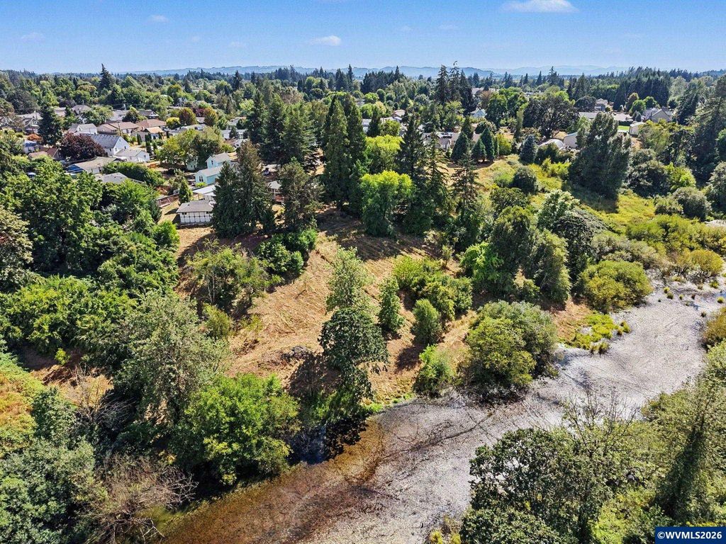 Image 40 of property listing at 433 Ash St, Dayton, OR 97114
