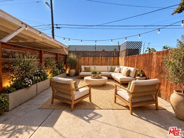 3871 S Hobart Boulevard, Los Angeles, CA 90062