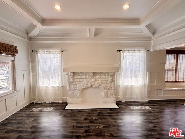 3871 S Hobart Boulevard, Los Angeles, CA 90062