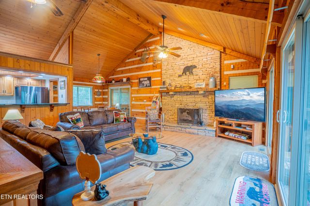 317 Matterhorn Drive, Gatlinburg, TN 37738