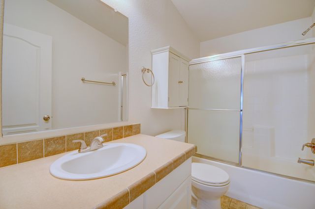 242 Sunrise Bluffs Drive, Belen, NM 87002