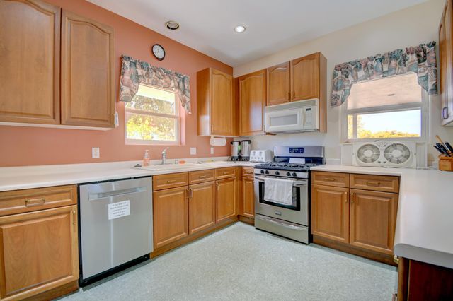 242 Sunrise Bluffs Drive, Belen, NM 87002