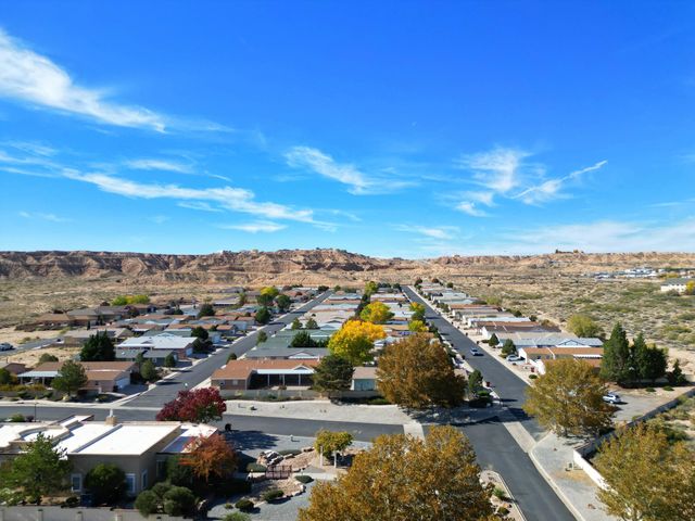 242 Sunrise Bluffs Drive, Belen, NM 87002