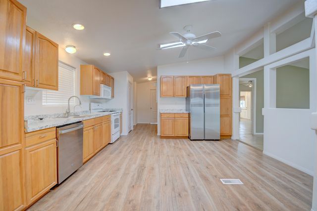 242 Sunrise Bluffs Drive, Belen, NM 87002
