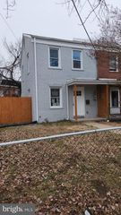4803 BASS PL SE, Washington, DC 20019