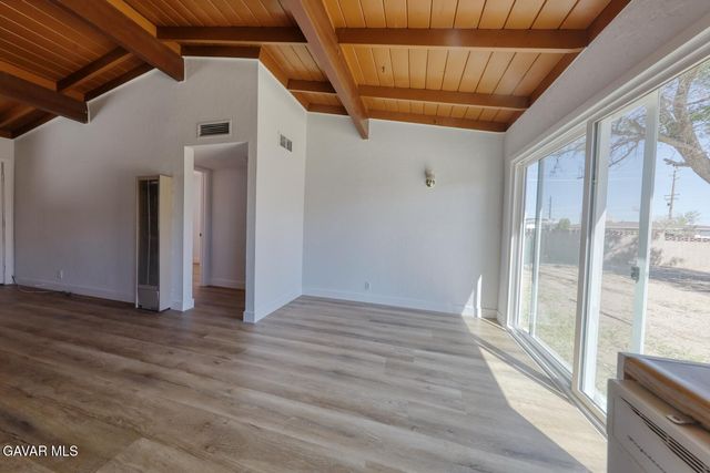 15972 Rexroth Drive, Mojave, CA 93501