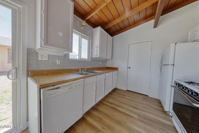 15972 Rexroth Drive, Mojave, CA 93501