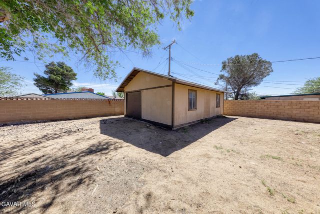 15972 Rexroth Drive, Mojave, CA 93501