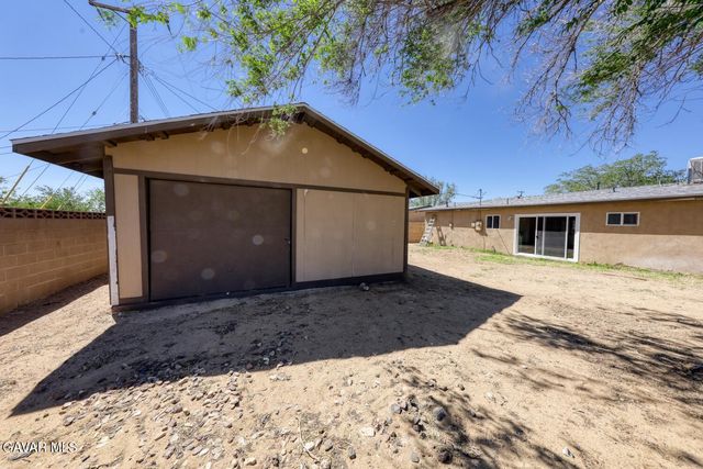 15972 Rexroth Drive, Mojave, CA 93501
