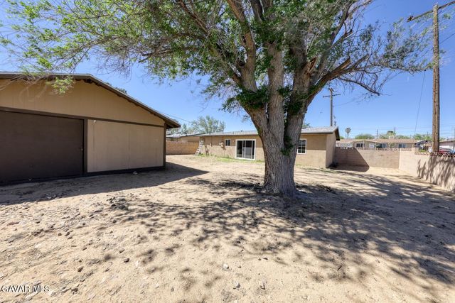 15972 Rexroth Drive, Mojave, CA 93501