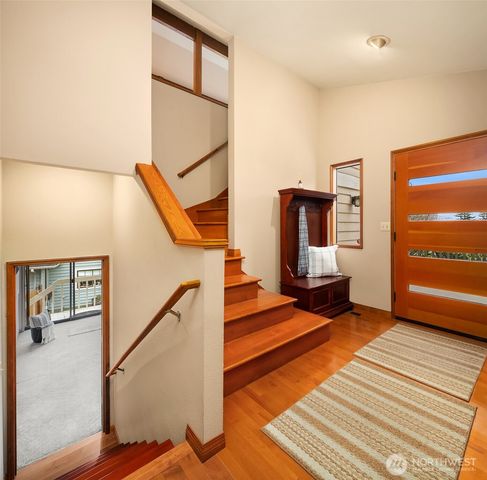 902 7th Avenue S, Edmonds, WA 98020