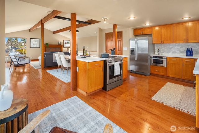 902 7th Avenue S, Edmonds, WA 98020