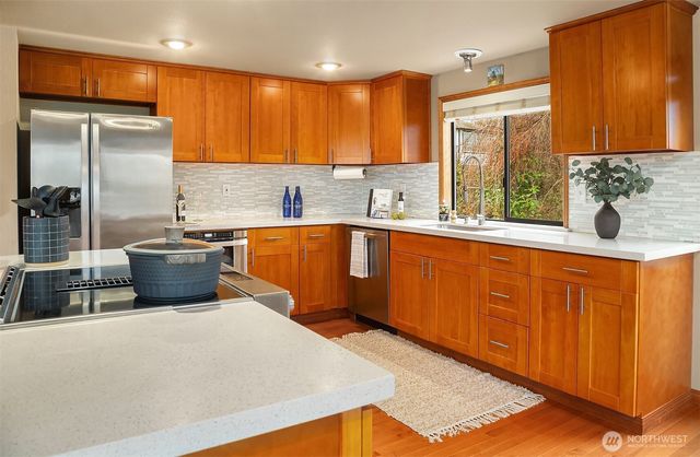 902 7th Avenue S, Edmonds, WA 98020