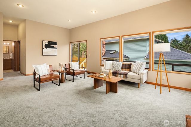 902 7th Avenue S, Edmonds, WA 98020