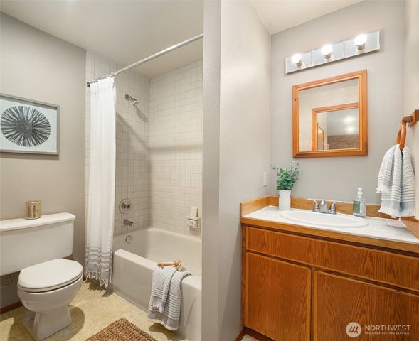 902 7th Avenue S, Edmonds, WA 98020