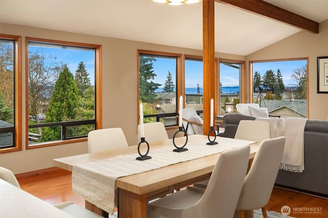 902 7th Avenue S, Edmonds, WA 98020