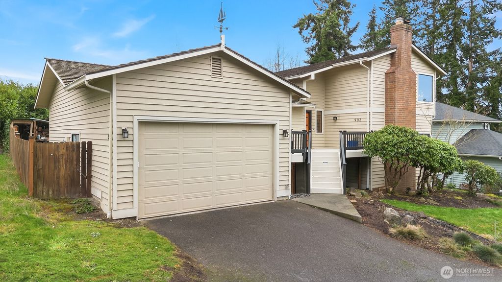 902 7th Avenue S, Edmonds, WA 98020
