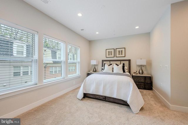 10326 GROSVENOR PL, North Bethesda, MD 20852