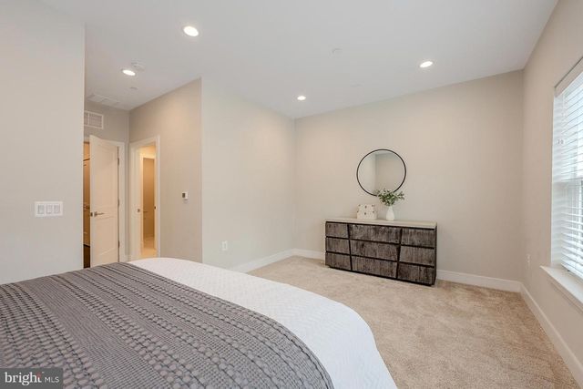 10326 GROSVENOR PL, North Bethesda, MD 20852