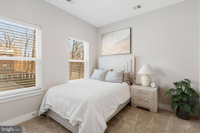 10326 GROSVENOR PL, North Bethesda, MD 20852