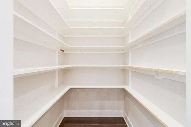 10326 GROSVENOR PL, North Bethesda, MD 20852