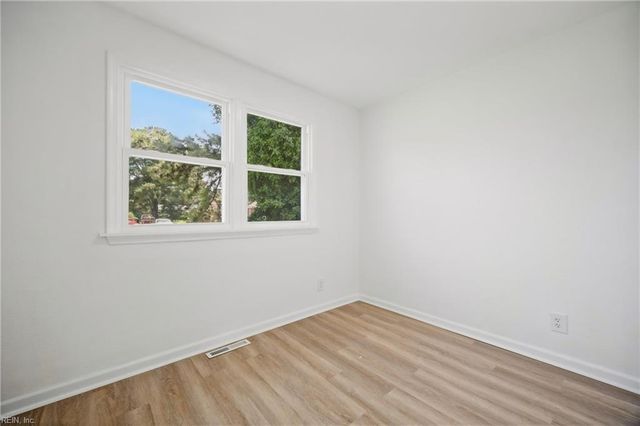 1003 Warfield DR, Portsmouth, VA 23701