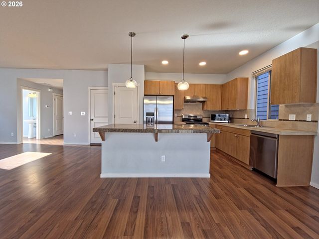 7825 Se SPORRI Ln, Milwaukie, OR 97267