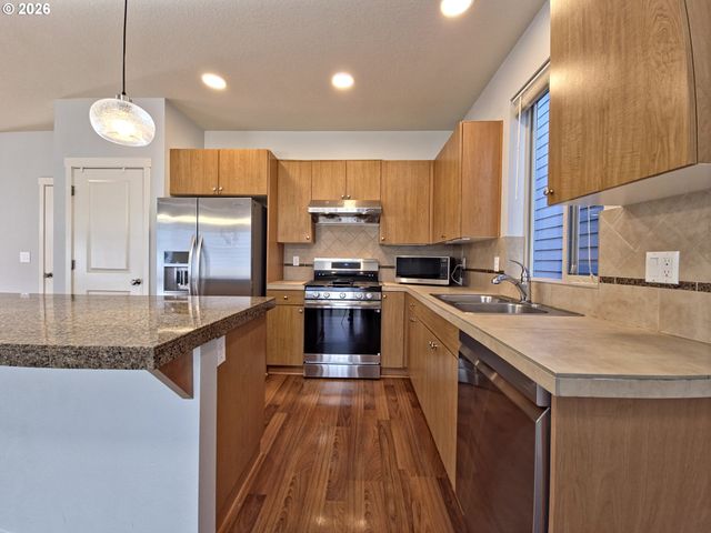 7825 Se SPORRI Ln, Milwaukie, OR 97267