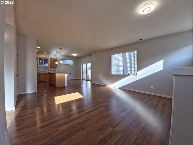 7825 Se SPORRI Ln, Milwaukie, OR 97267