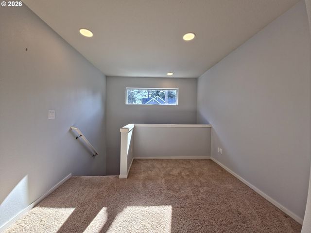 7825 Se SPORRI Ln, Milwaukie, OR 97267