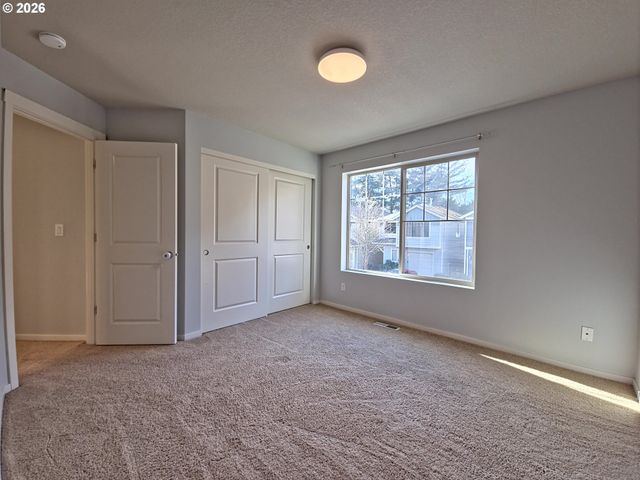 7825 Se SPORRI Ln, Milwaukie, OR 97267
