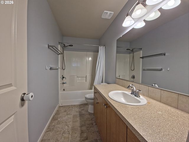 7825 Se SPORRI Ln, Milwaukie, OR 97267