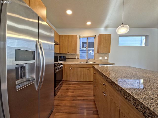 7825 Se SPORRI Ln, Milwaukie, OR 97267