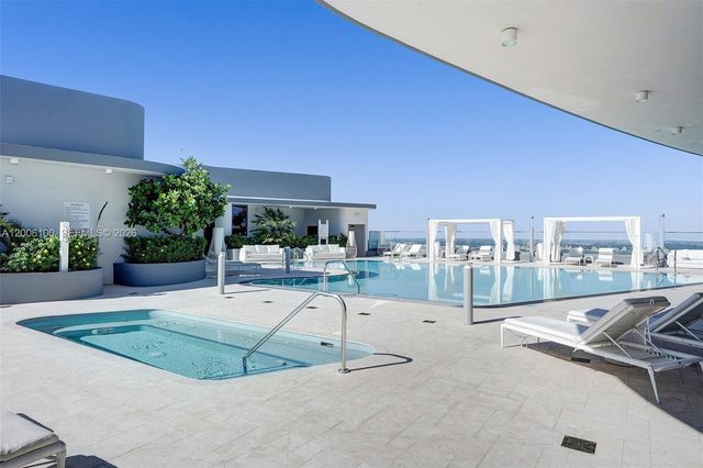 1000 Brickell Plaza PH5106, Miami, FL 33131